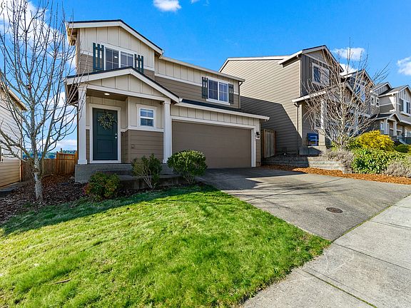 2nd image of 3631 NE Laurel St