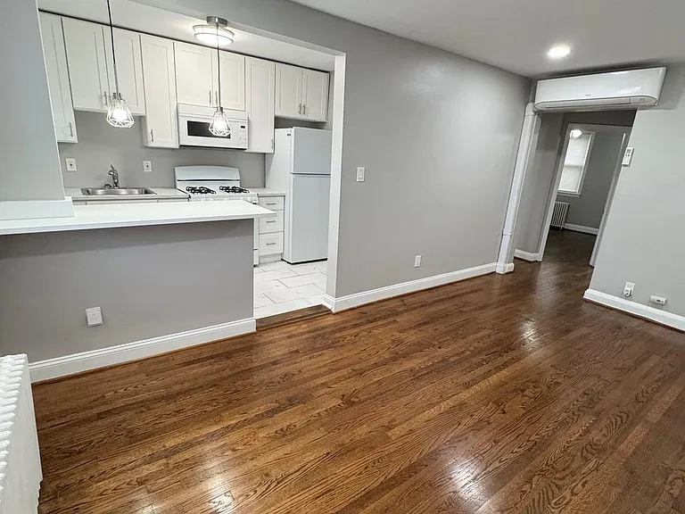 1104 Meridene Dr #1 — Photo 3