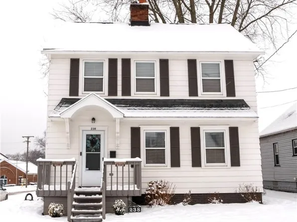 238 25th St NW, Barberton, OH 44203