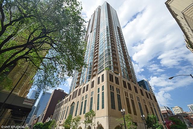 1st image of 21 E Huron St APT 3905