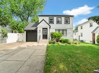 49 Walnut St, Teaneck, NJ 07666