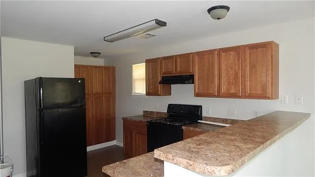 2 bed, 1.0 bath, 833 sqft, $1,300 — Photo 3