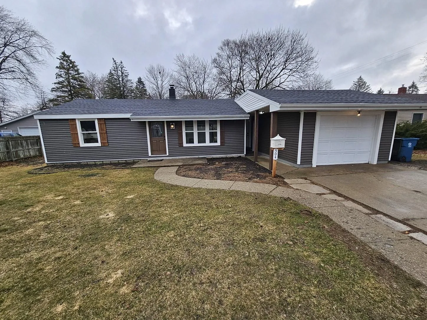 504 Hartner Dr photo 1