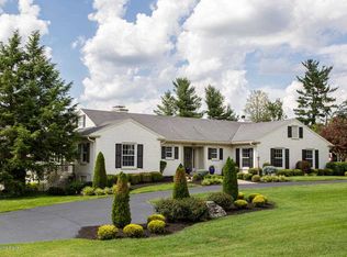 6201 Innes Trace Rd, Louisville, KY 40222