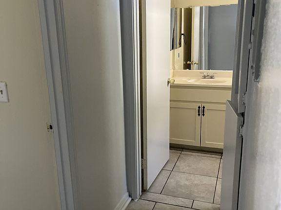 4th image of 2375 Tahoe Cir APT A