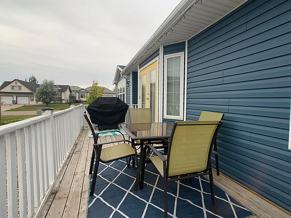 3rd image of 5206 Hallmark Cres