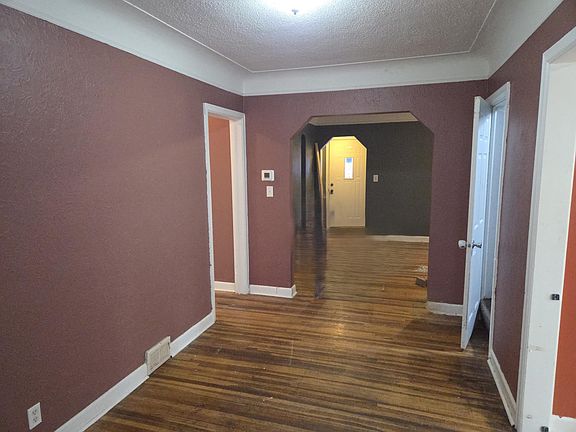 5th image of 1041 6th St E
