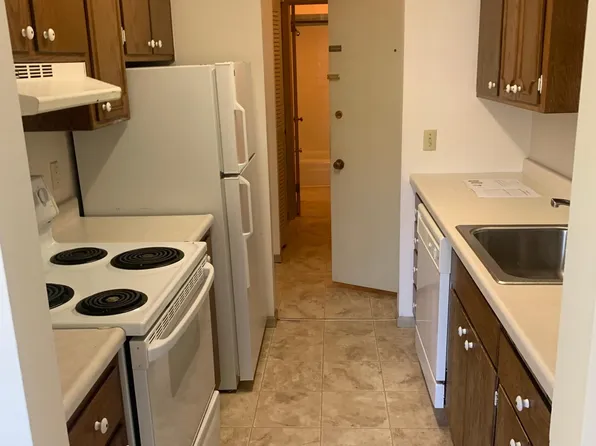 2122 Allen Blvd, Middleton, WI