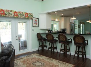3015 NE Loquat Ln, Jensen Beach, FL 34957
