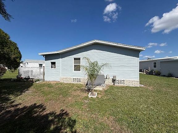 5th image of 2315 Thoreau Dr