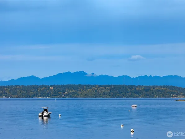 212 S 219th Street, Normandy Park, WA 98198