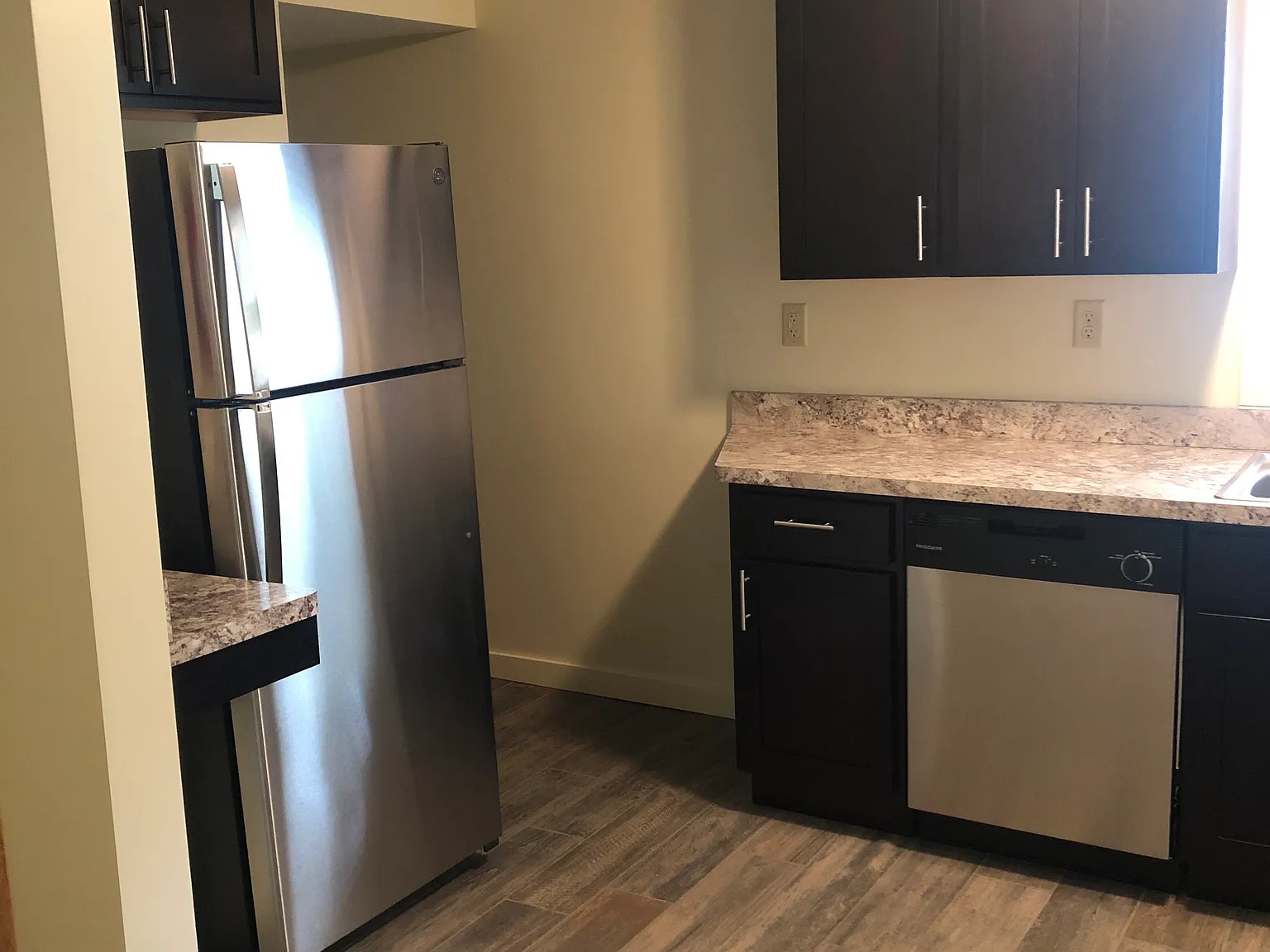 5 bed, 1500 sqft, $400 — Photo 3