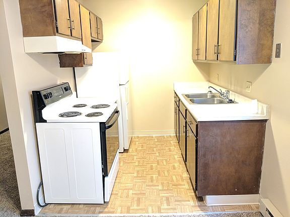 2nd image of 3811 Sandhurst Dr APT 300