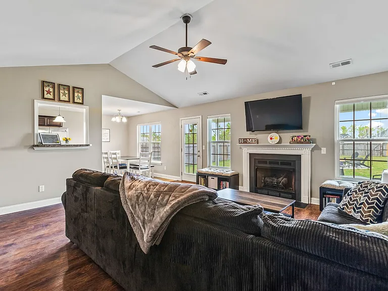 205 Long Neck Dr — Photo 4