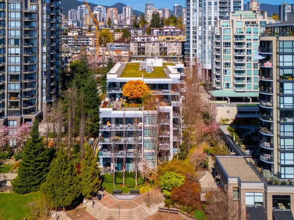 135 W 2nd St #208, North Vancouver, BC V7M 0C5