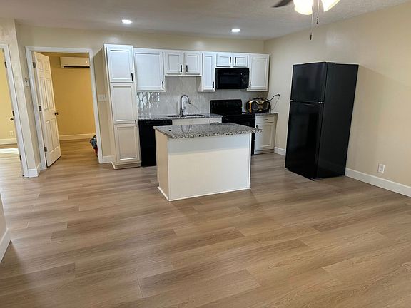 2nd image of 1535 Grace St #1535