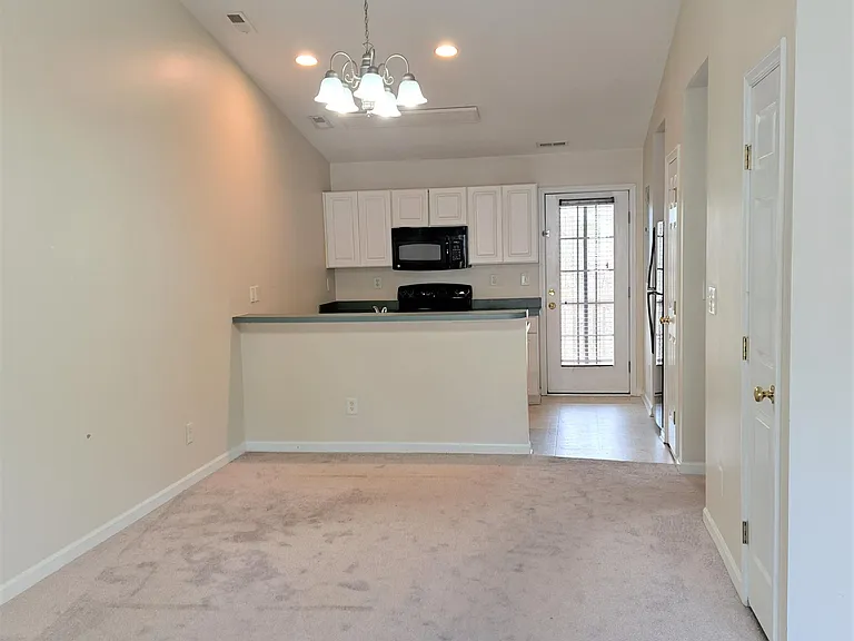 4513 Country Club Rd #B202 — Photo 4
