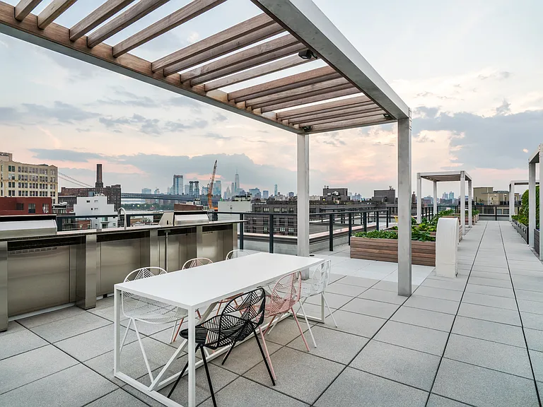 94 N 3rd St #4B — Photo 7