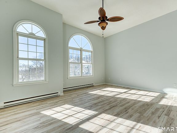 3rd image of 350 Bristol Street APT C1