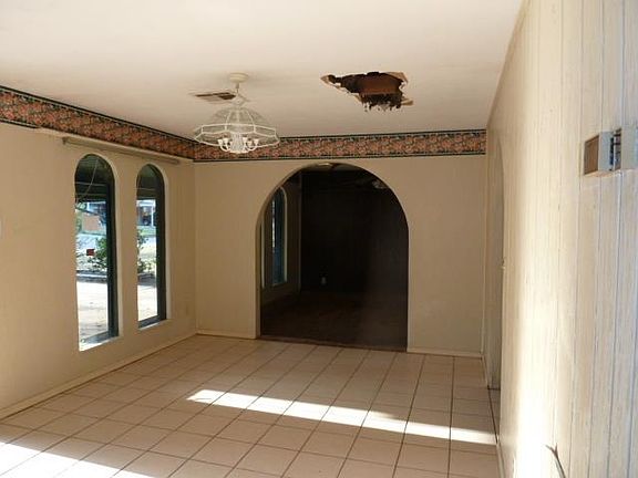 5th image of 411 NW 55th St