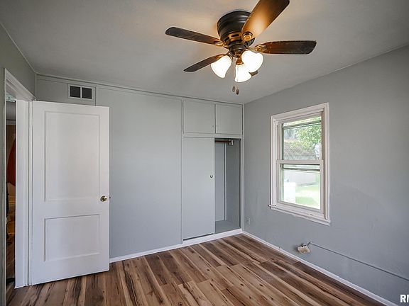 3rd image of 3021 W Proctor St