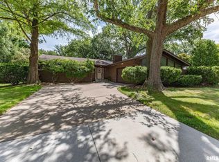 5317 36th Avenue Ct, Moline, IL 61265