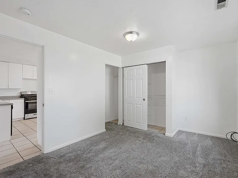 607 S Main St — Photo 9
