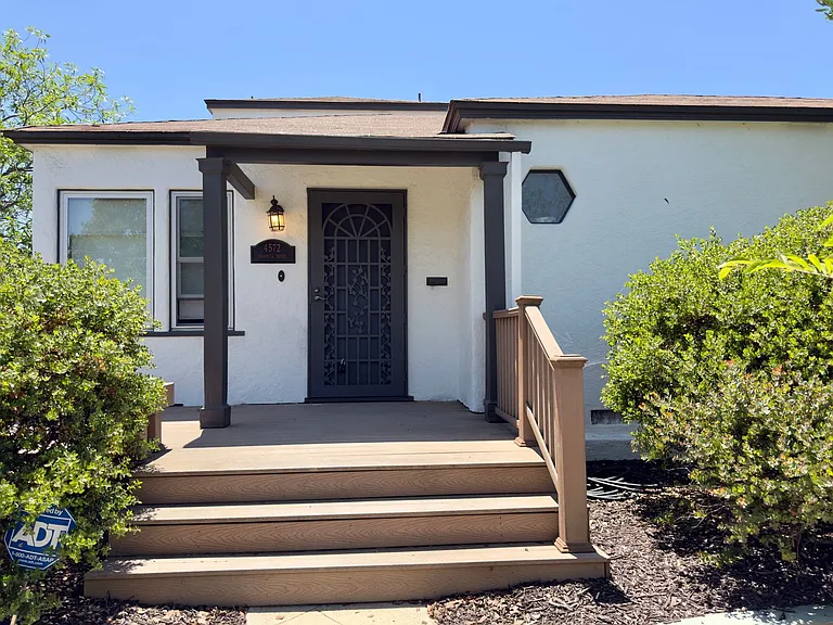 4572 Valencia Dr — Photo 1