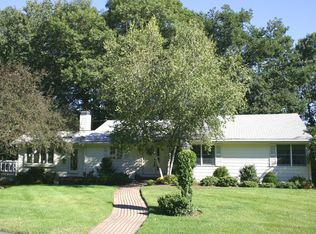 302 Concord Rd, Wayland, MA 01778