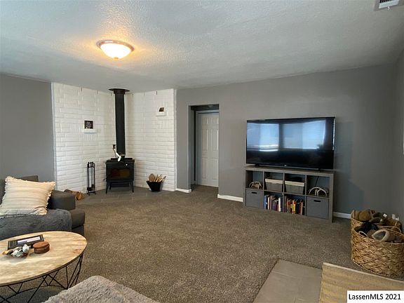 3rd image of 335 Hall St