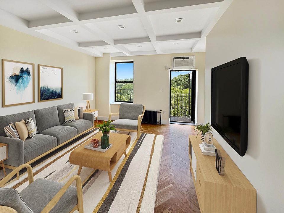 1st image of 921 Washington Ave #345