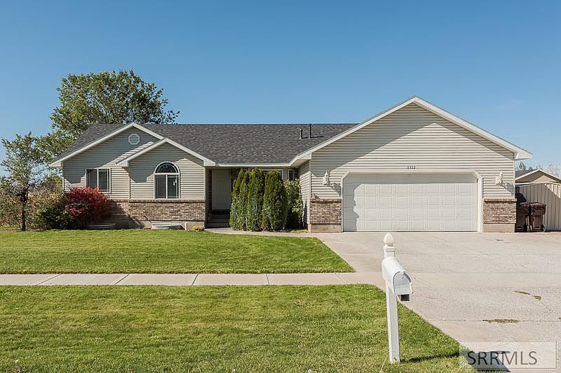 1st image of 3312 E Woodside Dr