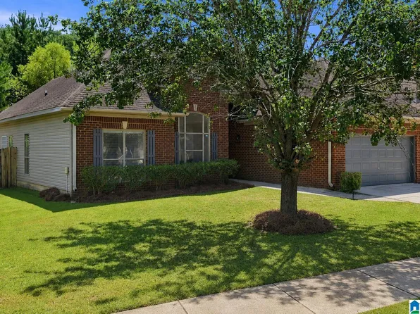 2042 Forest Lakes Ln, Sterrett, AL 35147