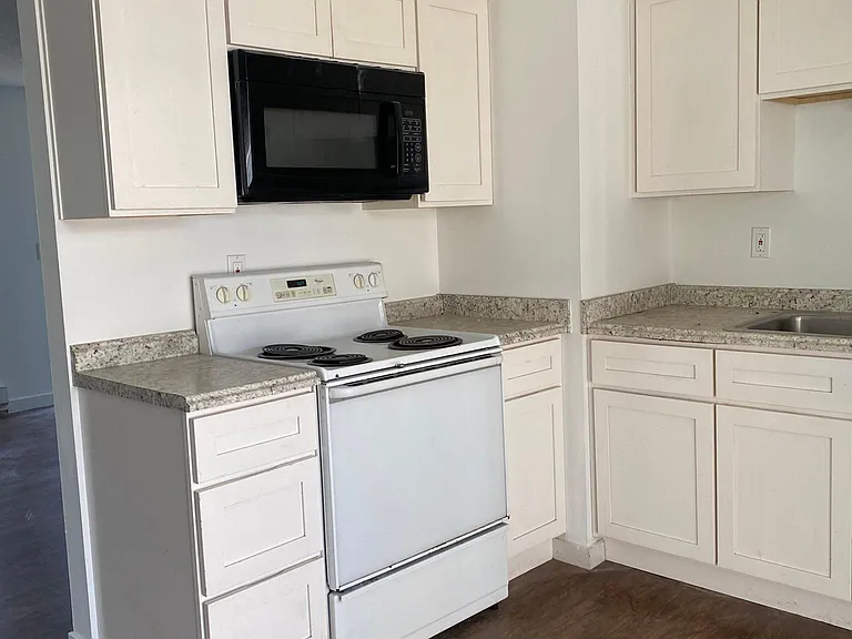 4030 S Warner St — Photo 5