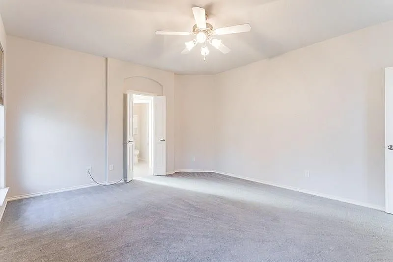 3 bed, 1618 sqft, $2,150 — Photo 4