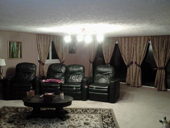 1st Floor Family Room