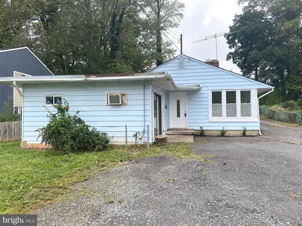 3132 Hodge Pl, Falls Church, VA 22042