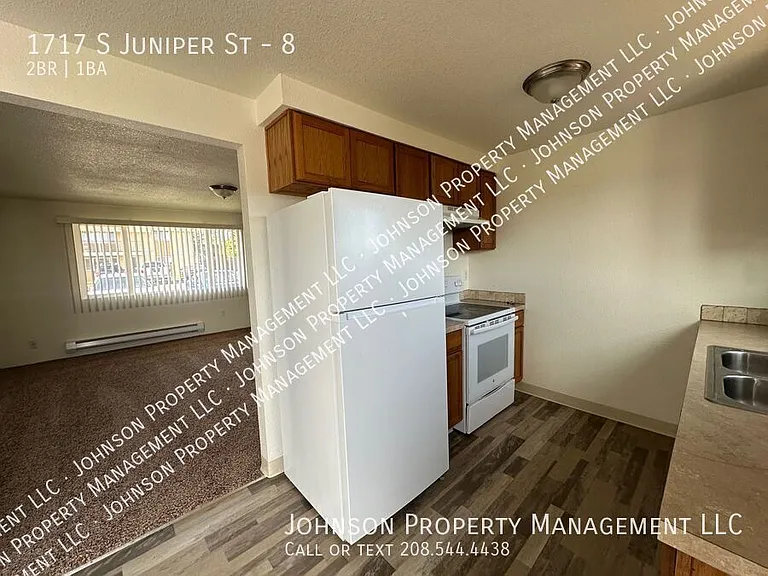 1717 S Juniper St #8 — Photo 3