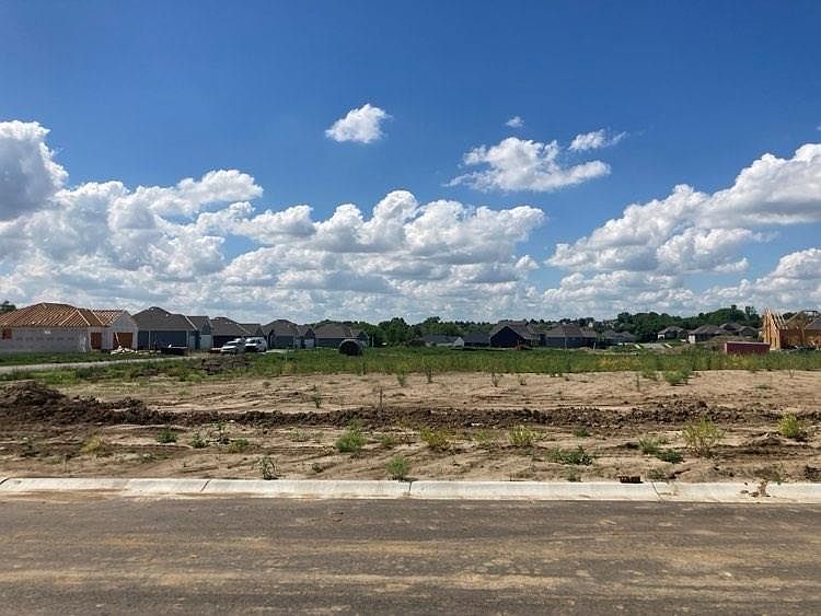 2nd image of 4708 Woodland Shores Dr