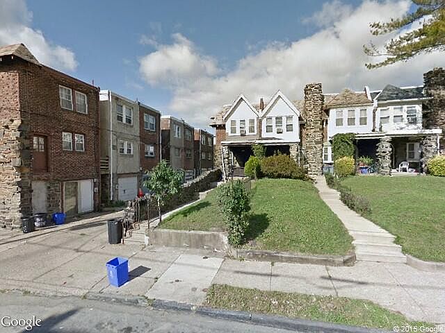 1st image of 615 E Woodlawn St