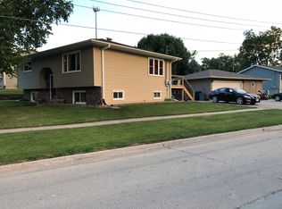 814 N Harlan St, Knoxville, IA 50138