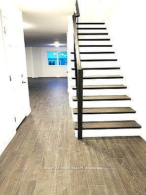 5th image of 14 Millcreek Dr