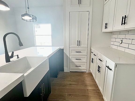 5th image of 7568 Hana Dr