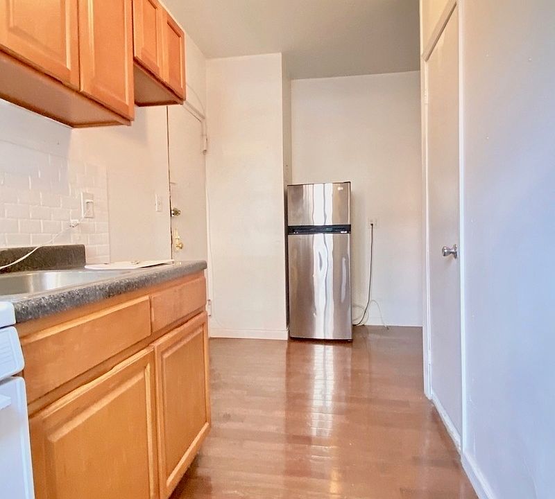1st image of 195 Madison St #8A