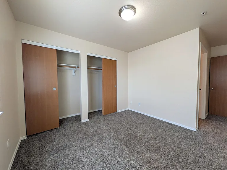 Wellesley Park Apartments — Photo 26