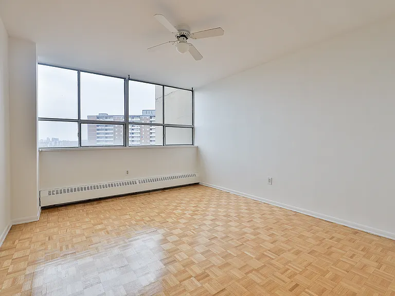 2089 Lawrence Ave W — Photo 7
