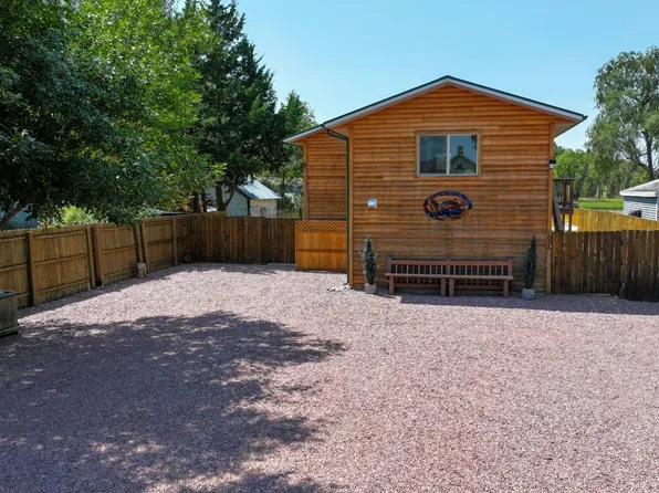 108 Stockwell St, Pukwana, SD 57370