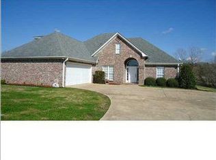 104 Lakeside Hills Dr, Jackson, MS 39209