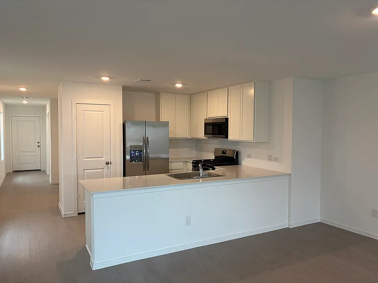 3020 Huntersville Dr — Photo 4