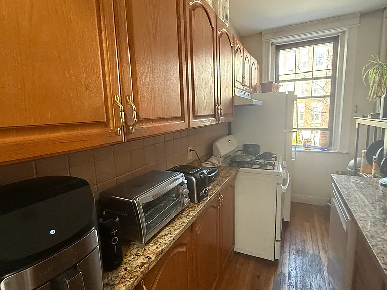31 Queensberry St #7 — Photo 7